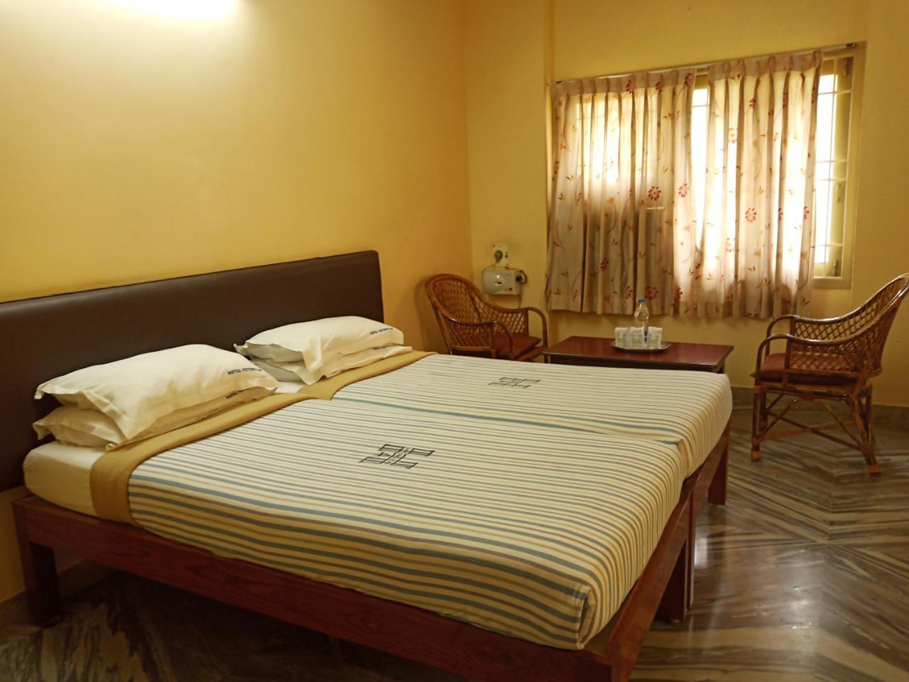 Hotel Victoriyah Thanjavur Exterior photo